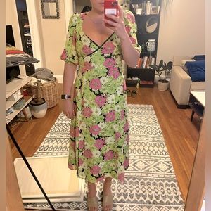 WAYF midi short sleeve faux wrap dress green floral size small